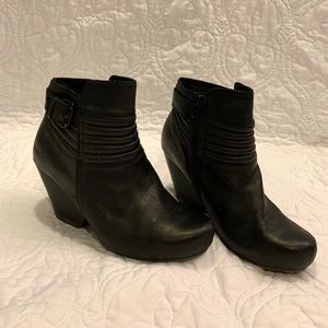 OTBT Black Boots!!
